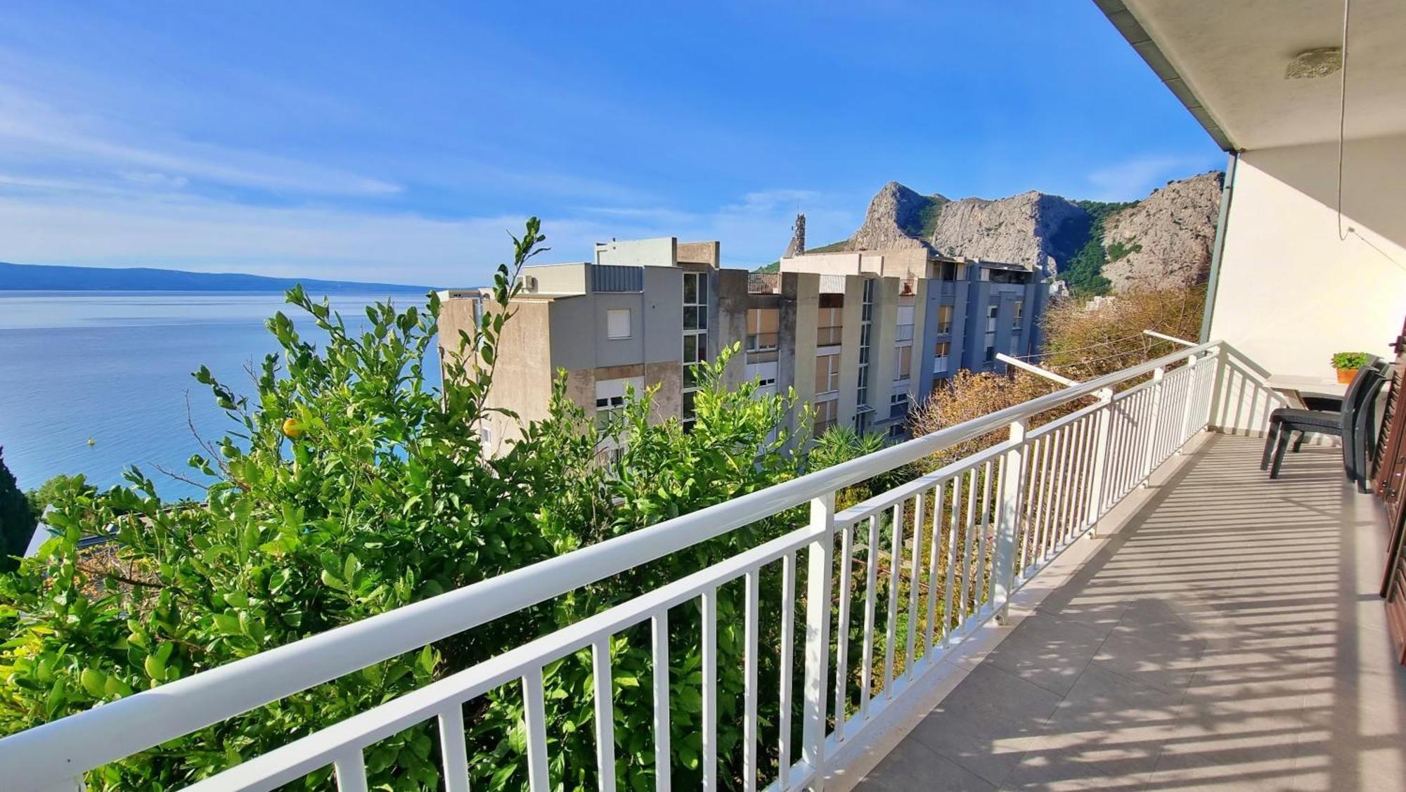 Apartment Merica โอมิช ภายนอก รูปภาพ